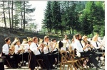 Mitte90erJahre_Konzert-Fussballplatz.jpg